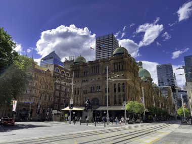 Sydney, Avustralya 'da gökdelenlerin ve iş binalarının güzel bir görüntüsü.