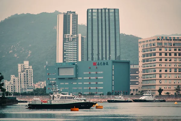中国澳门的船舶和海滨建筑 — 图库照片