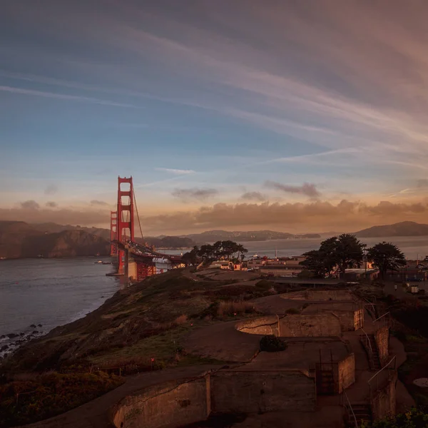 Uma Vista Panorâmica Ponte Golden Gate Durante Pôr Sol Uma — Fotografia de Stock