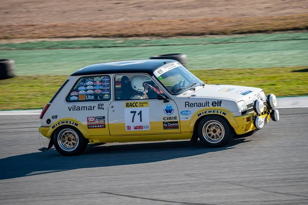 Ein Renault Copa Turbo Rennwagen Auf Der Rennstrecke Von Montmelo — Stockfoto