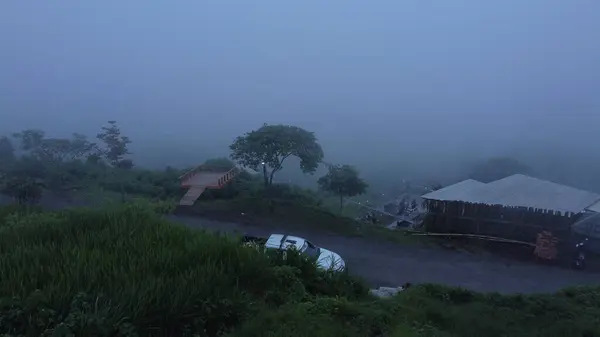 Una Hermosa Foto Una Zona Rural Día Niebla — Foto de Stock