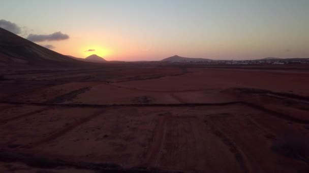 Tindaya Berg Bij Zonsondergang Lajares Fuerteventura Van Provincie Oliva Canarische — Stockvideo