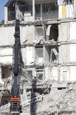 Bremen, Almanya 'da yıkılan bir evin dikey enkazı.