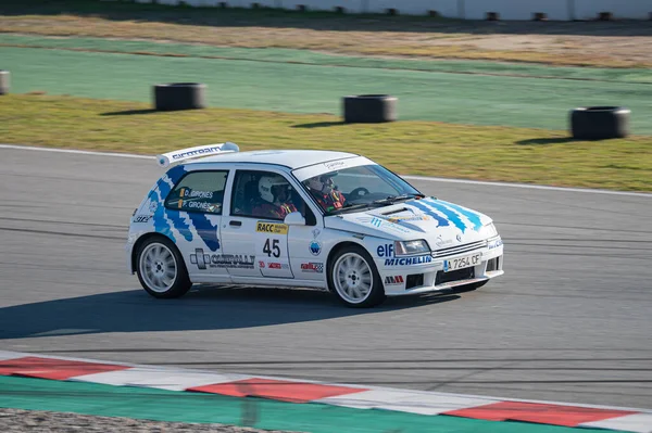 Ein Renault Clio 16V Mki Rennwagen Auf Der Strecke Von — Stockfoto