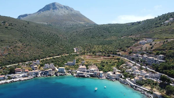Yunanistan 'daki Limeni sahil köyünün hava manzarası