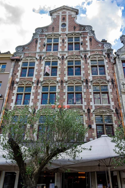 Ângulo Baixo Uma Típica Casa Flamenga Ghent Bélgica — Fotografia de Stock