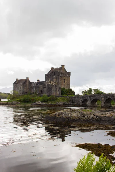 Tiro Vertical Castelo Eilean Donan Reino Unido — Fotografia de Stock