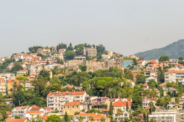 Karadağ 'daki Herceg Novi kentinin panoramik manzarası