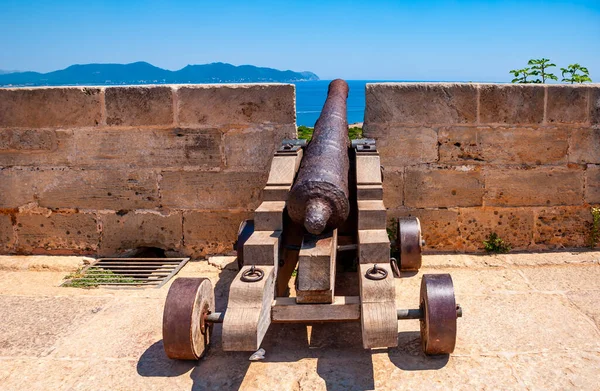 Вид Сзади Старой Пушки Видом Море Майорке Испания — стоковое фото