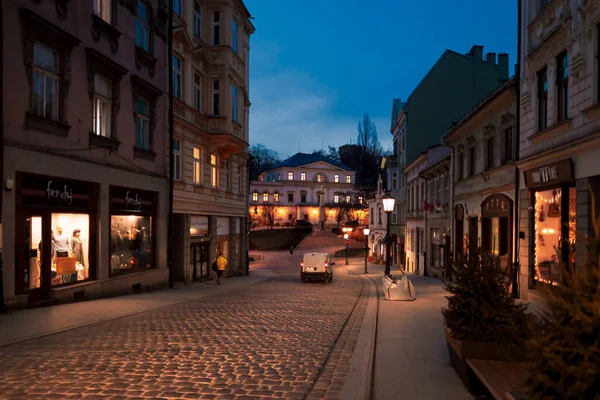 Красивый Вид Вечернюю Улицу Цешине Польша — стоковое фото