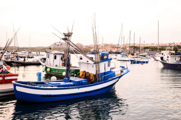 Barco Pesca Azul Início Manhã — Fotografia de Stock