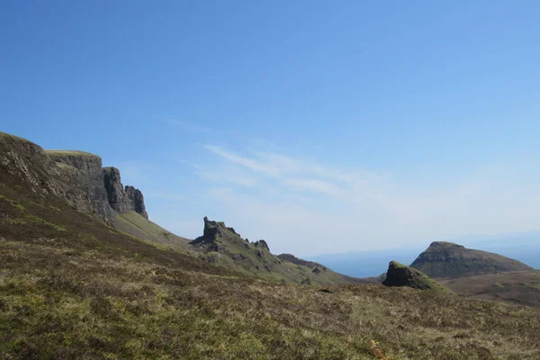 Isla Skye Contra Cielo Azul Escocia —  Fotos de Stock