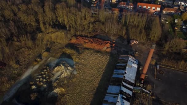 古い放棄された古い工場の空中ドローン映像 — ストック動画