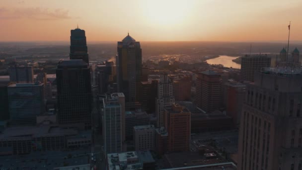 Schöne Elegante Filmische Drohnenaufnahmen Der Innenstadt Von Kansas City Missouri — Stockvideo
