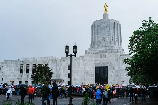 Протест Перед Капитолием Орегоне — стоковое фото