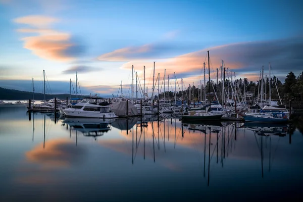 Μια Γραφική Θέα Των Σκαφών Στο Λιμάνι Στο Brentwood Bay — Φωτογραφία Αρχείου