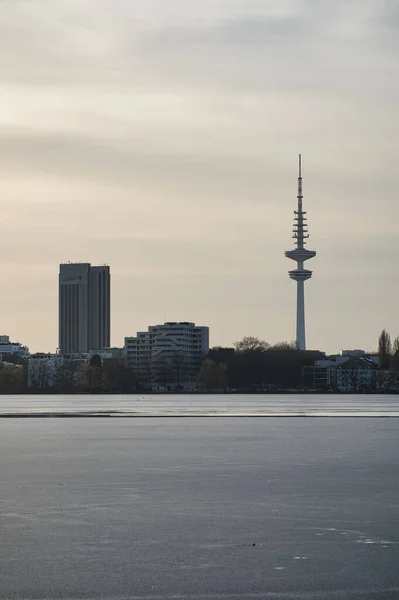 Красивый Снимок Радиотелекоммуникационной Башни Герц Тауэр Гамбурге Германия — стоковое фото