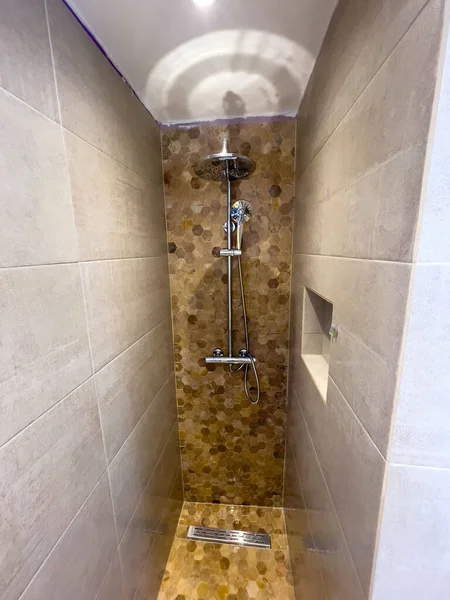 The renovation of a modern shower room