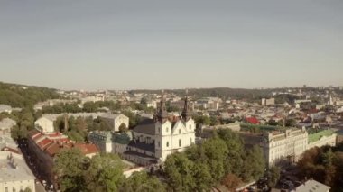 Ukrayna, Lviv sokaklarının ve binaların bulunduğu şehir manzarası