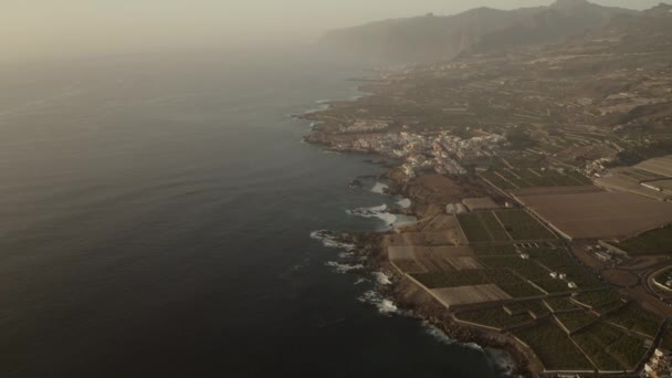 スペイン テネリフェ島 カナリア諸島の海岸の4K空撮 — ストック動画