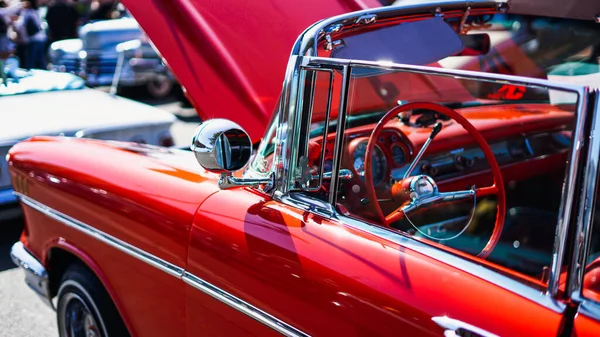 Ein Rotes Cabrio Chevrolet Impala Auf Einer Oldtimermesse Santa Paula — Stockfoto