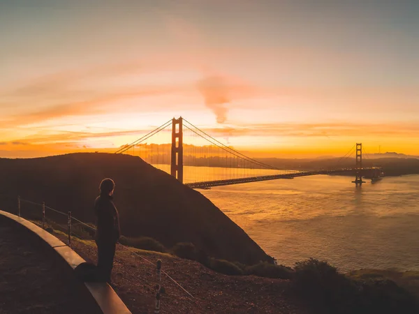San Francisco Gün Batımında Golden Gate Köprüsü — Stok fotoğraf