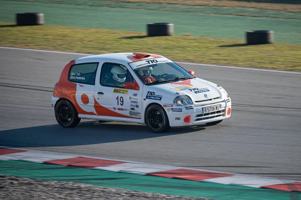 Ένα Renault Clio Sport Racing Αυτοκίνητο Στην Πίστα Του Montmelo — Φωτογραφία Αρχείου