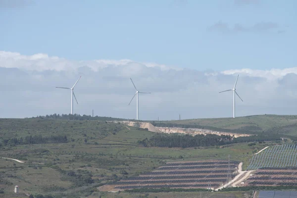 Vista Paisagem Terra São Julião Tojal Com Painéis Solares Turbinas — Fotografia de Stock