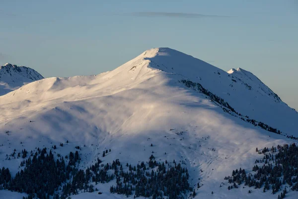 View Snow Capped Mountains Glowing Bright Sunlight — Stock Photo, Image