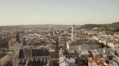 Ukrayna, Lviv sokaklarının ve binaların bulunduğu şehir manzarası