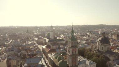 Ukrayna, Lviv sokaklarının ve binaların bulunduğu şehir manzarası