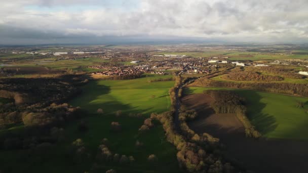 Drony Flying Doncaster South Yorkshire Sunrise Golden Hour Green Fields — Vídeo de Stock