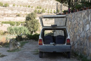 Tipik İspanyol malı ucuz ve 90 'ların küçük arabası. Koltuk Panda Marbella