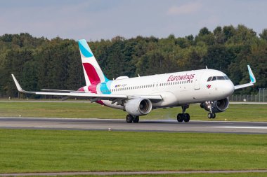 Eurowings EW Airbus A320-214(WL) (D-AEWF, 7087) approaching Hamburg Airport, HAM, EDDH