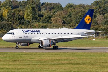 Lufthansa LH Airbus A319-114 (D-AILA, 609) approaching Hamburg Airport, HAM, EDDH