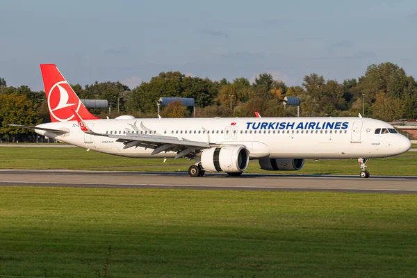 Turkish Airlines Airbus A321 271Nx Lsg 8794 Προσεγγίζοντας Αεροδρόμιο Του — Φωτογραφία Αρχείου