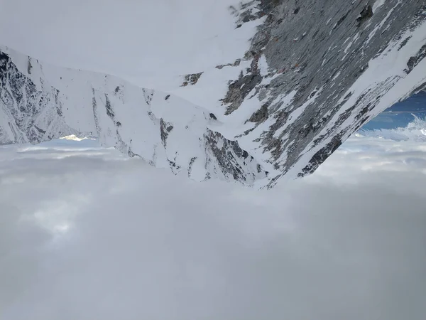 Συννεφιασμένος Ουρανός Πάνω Από Την Κορυφή Ridge Της Lady Macdonald — Φωτογραφία Αρχείου
