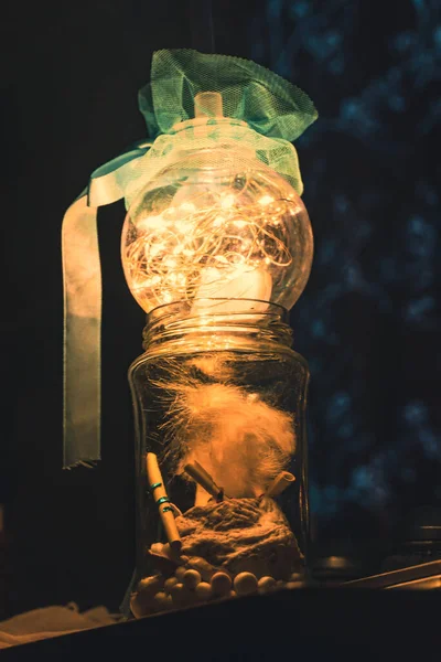 Tiro Vertical Uma Decoração Luzes Noite Livre — Fotografia de Stock