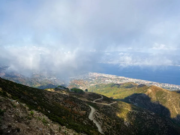 Krásný Výhled Město Messina Pohled Monte Dinnammare — Stock fotografie