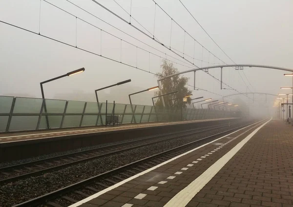 Een Trein Spoorweg Tijdens Vroege Ochtend — Stockfoto