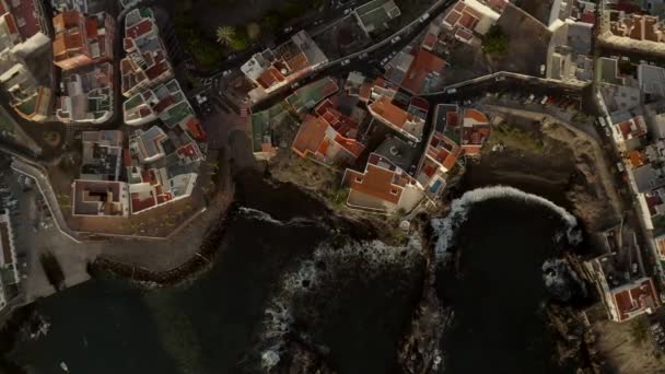 Filmato Aereo Delle Case Sulla Riva Candelaria Isole Canarie Tenerife — Video Stock