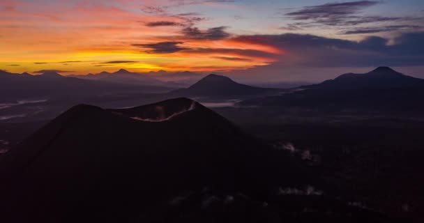 Een Antenne Uitzicht Een Zonsondergang Hemel Boven Bergen Paricutin Michoacan — Stockvideo