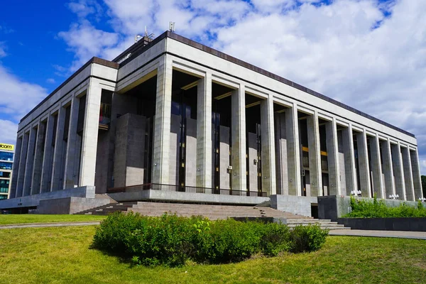 Beyaz Rusya Nın Başkenti Minsk Teki Cumhuriyet Sarayının Güzel Bir — Stok fotoğraf