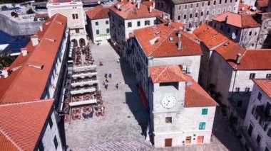 Karadağ 'ın eski Kotor kentinin hava manzarası