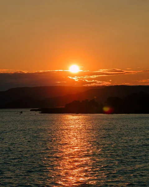 Ηλιοβασίλεμα Στο Badacsonytomaj Μπάλατον Από Την Περιοδεία Πλοίο Ηλιοβασίλεμα — Φωτογραφία Αρχείου