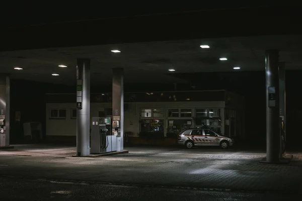 Mørk Nat Udsigt Bil Tankstation - Stock-foto