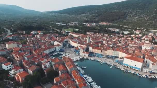 Sebuah Tembakan Udara Dari Beli Cres Kroasia Pada Siang Hari — Stok Video