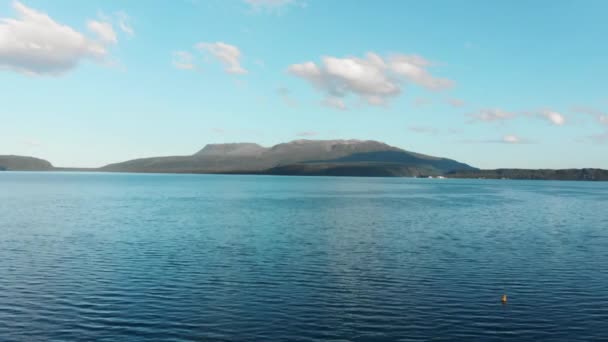 Uma Vista Aérea Vulcão Tarawera Lago Tarawera Perto Rotorua Ilha — Vídeo de Stock