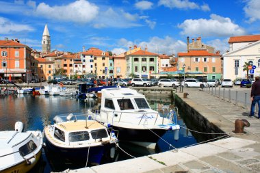 Isola Slovenya 'daki marinaya bir göz at