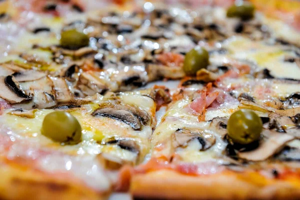 Primer Plano Deliciosa Apetitosa Pizza —  Fotos de Stock